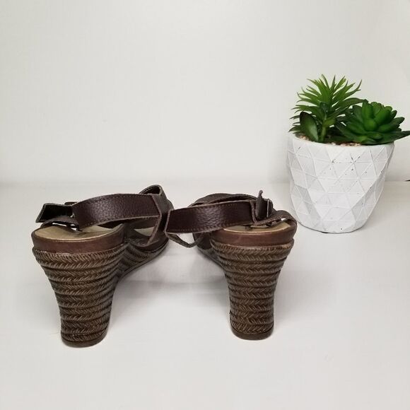 NEW Andrea dark brown wedges - Picture 4 of 5